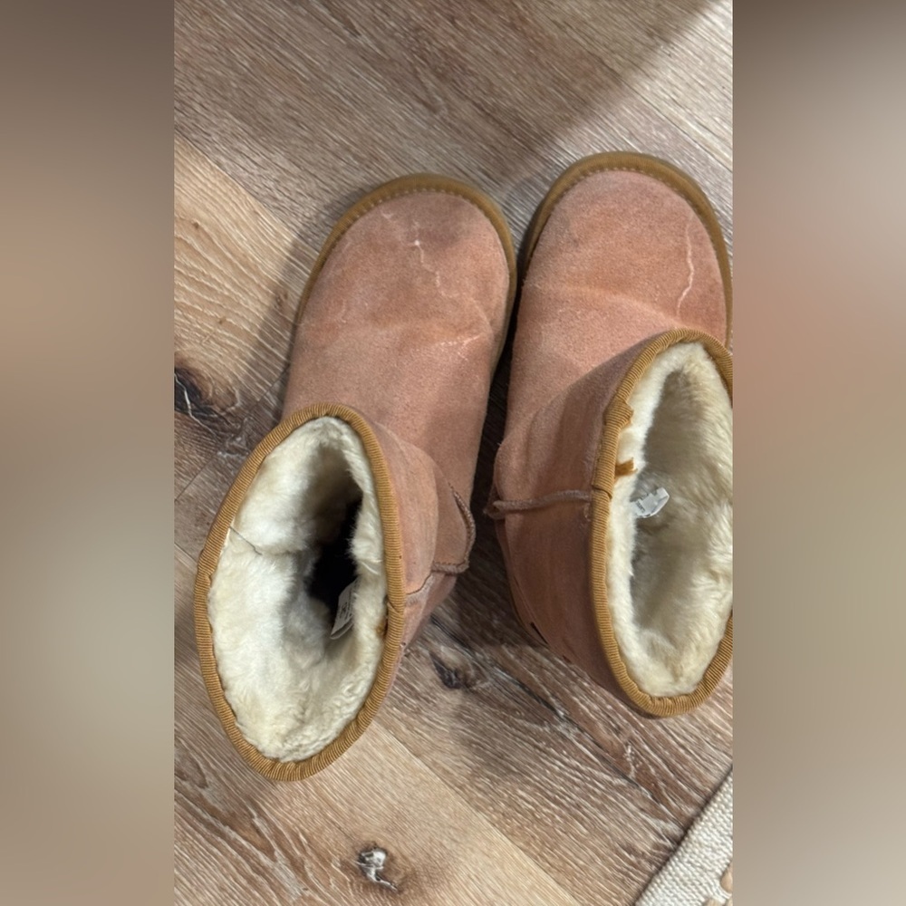 🤎 UGG Australia Classic Short Boots – Tan 🤎 - Picture 2 of 4